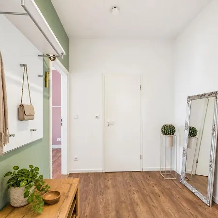 Helles Penthouse Mit Dachterrasse Apartment *