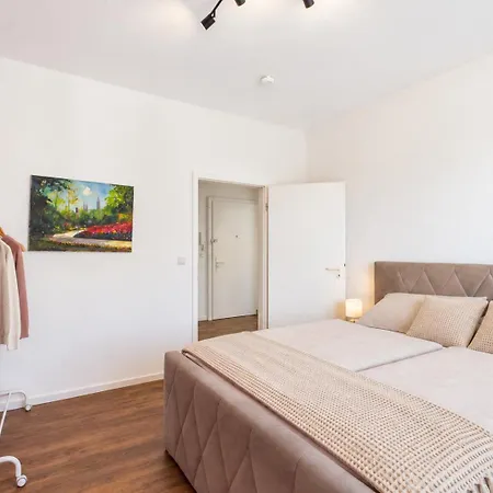 Helles Penthouse Mit Dachterrasse Wiesbaden